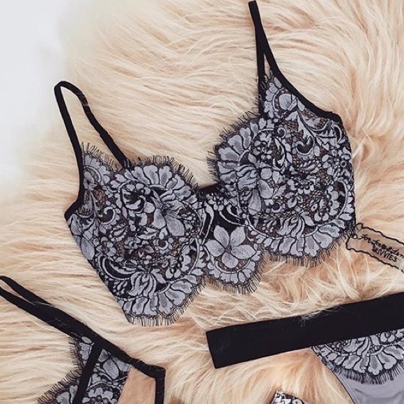 Loucette Lace Underwire Bra - Picture 2 of 8